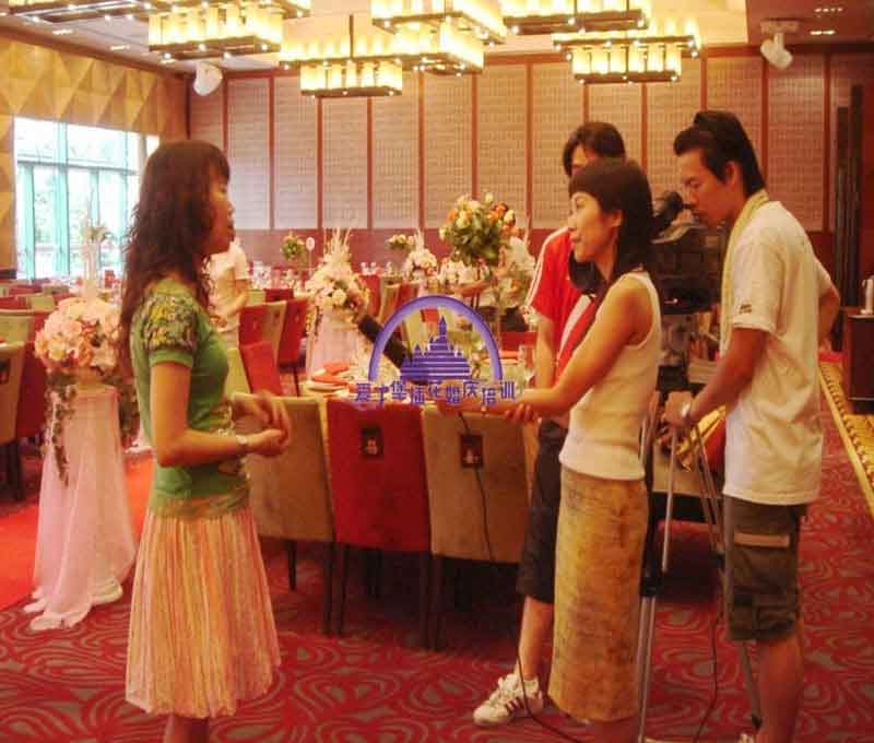 愛(ài)丁堡插花培訓(xùn)中心電臺(tái)采訪